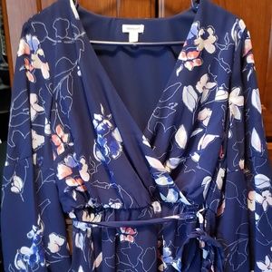 Dressbarn woman blue floral wrap dress bell sleeve